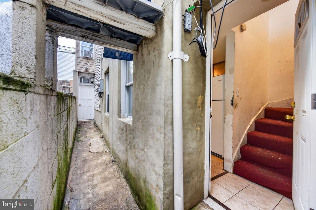 Image 12 of property listing at 2516 FAIT AVE, Baltimore, MD 21224