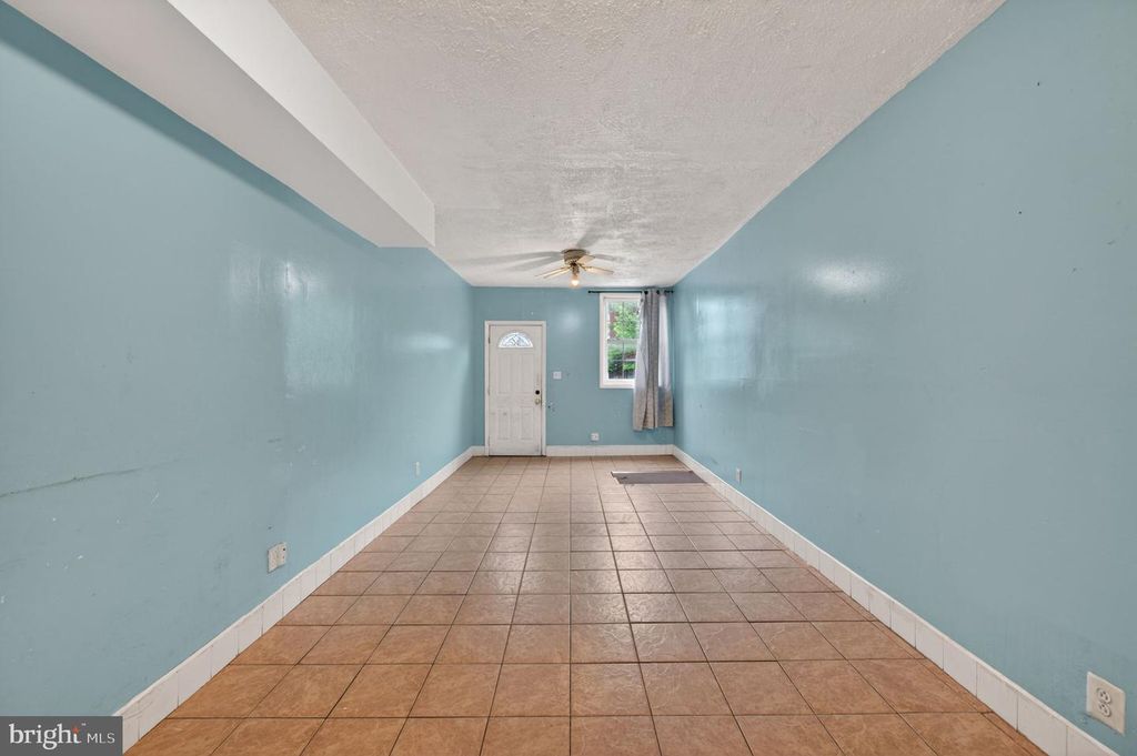 Image 4 of property listing at 2516 FAIT AVE, Baltimore, MD 21224