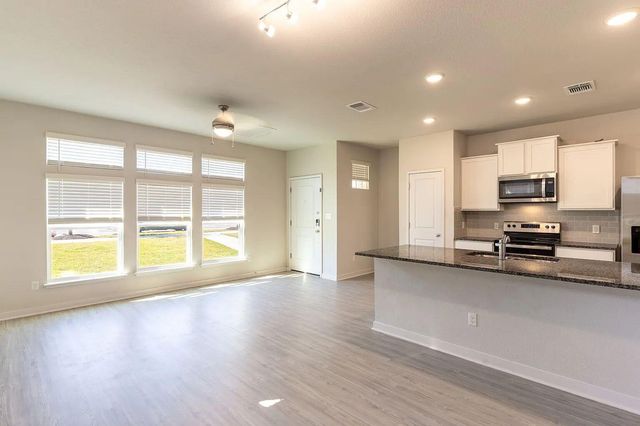 605 W South ST 321, Leander, TX 78641