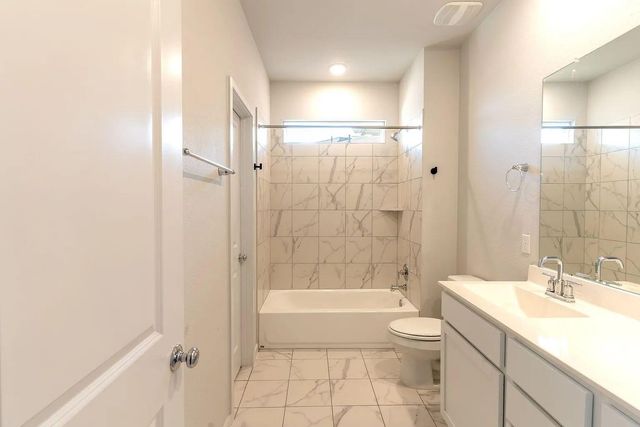 605 W South ST 321, Leander, TX 78641