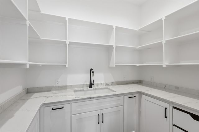 1024 Ranch Vista Road, Granbury, TX 76049