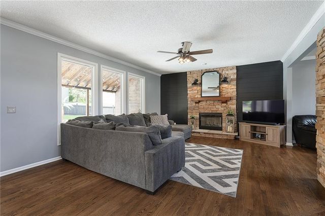 14004 Westgate Street, Overland Park, KS 66221