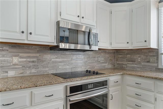 14004 Westgate Street, Overland Park, KS 66221