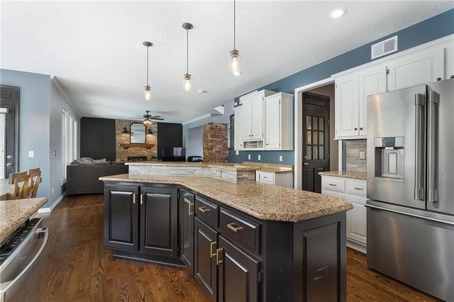 14004 Westgate Street, Overland Park, KS 66221