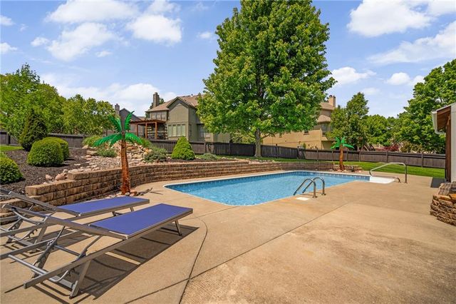 14004 Westgate Street, Overland Park, KS 66221