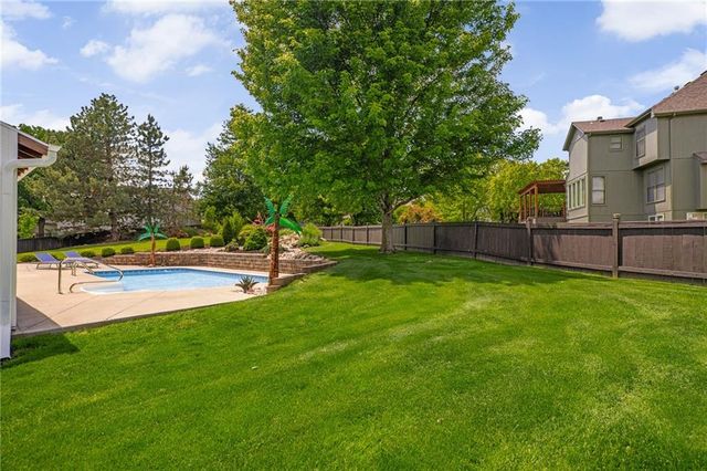 14004 Westgate Street, Overland Park, KS 66221