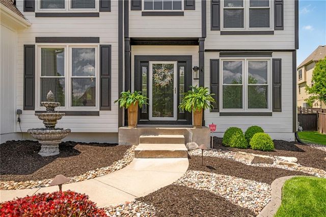 14004 Westgate Street, Overland Park, KS 66221