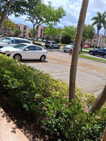 10303 Sunrise Lakes Boulevard 103, Sunrise, FL 33322