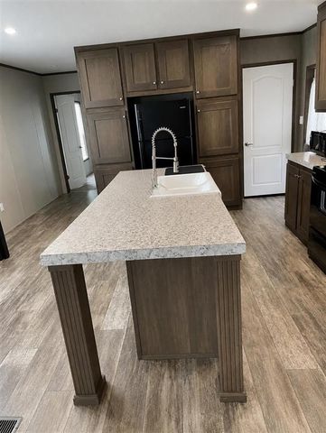 123 E Thomas, Sulphur, LA 70663