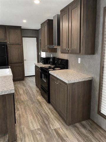 123 E Thomas, Sulphur, LA 70663