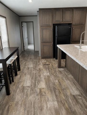 123 E Thomas, Sulphur, LA 70663