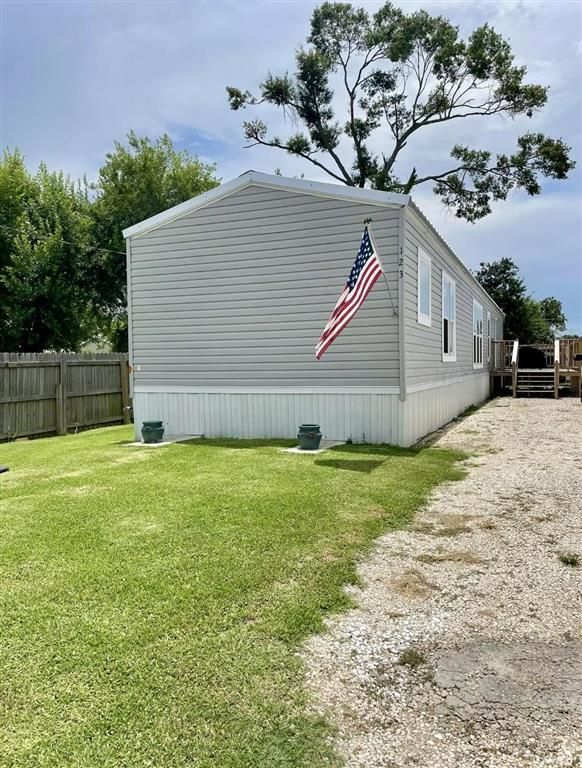 123 E Thomas, Sulphur, LA 70663