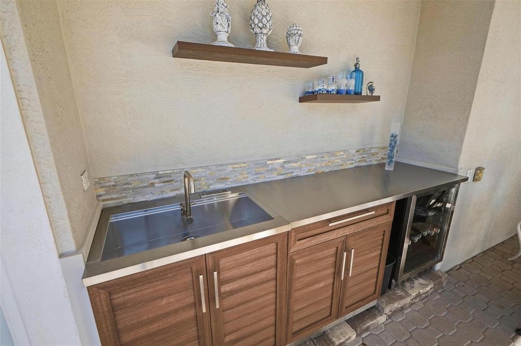 Image 18 of property listing at 10 CORDOBA COURT, Palm Coast, FL 32137