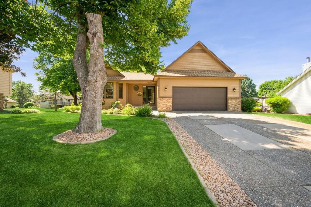 8891 Montegue Terrace, Brooklyn Park, MN 55443