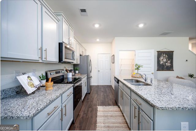 470 Shasta Court, Hoschton, GA 30548