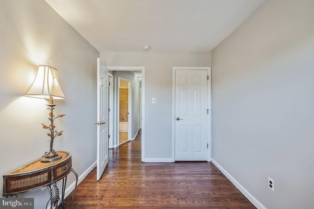 127 SUTCLIFFE LN, Conshohocken, PA 19428