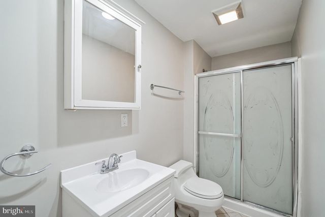 127 SUTCLIFFE LN, Conshohocken, PA 19428