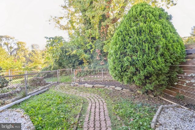 127 SUTCLIFFE LN, Conshohocken, PA 19428