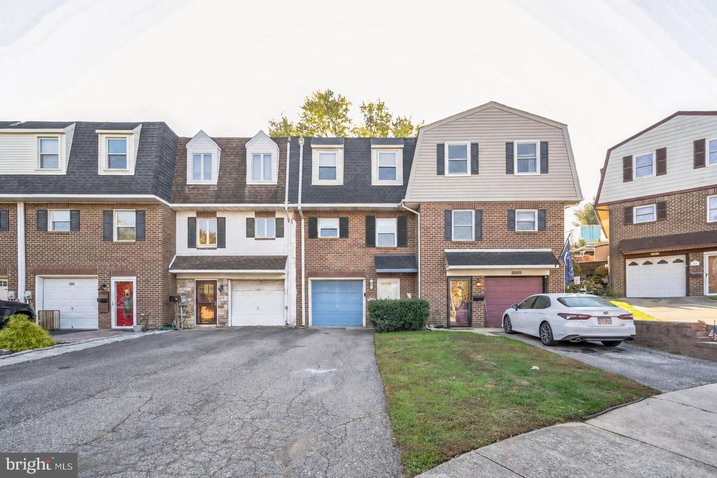 127 SUTCLIFFE LN, Conshohocken, PA 19428