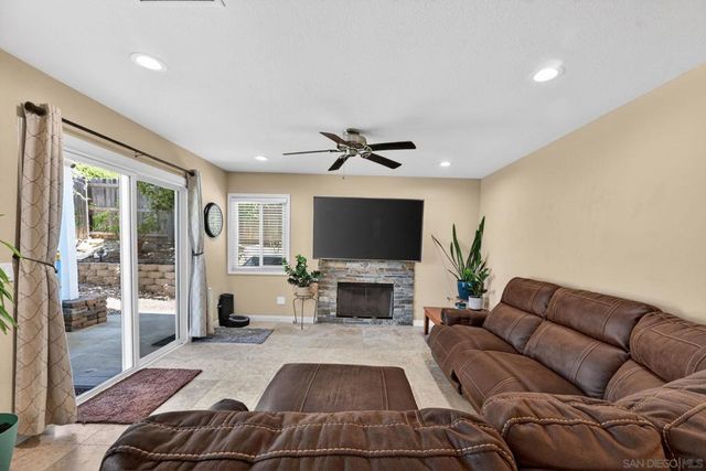 5025 Viewridge Way, Oceanside, CA 92056