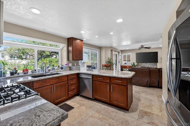 5025 Viewridge Way, Oceanside, CA 92056