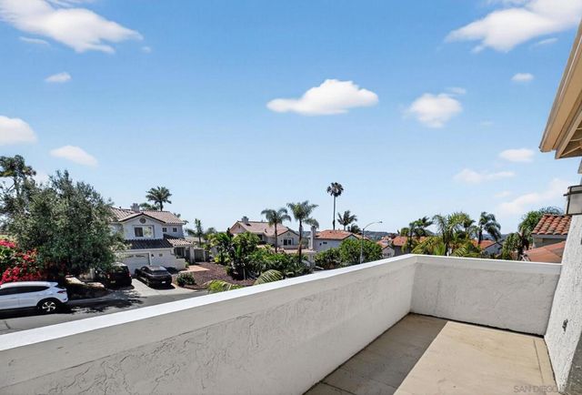 5025 Viewridge Way, Oceanside, CA 92056