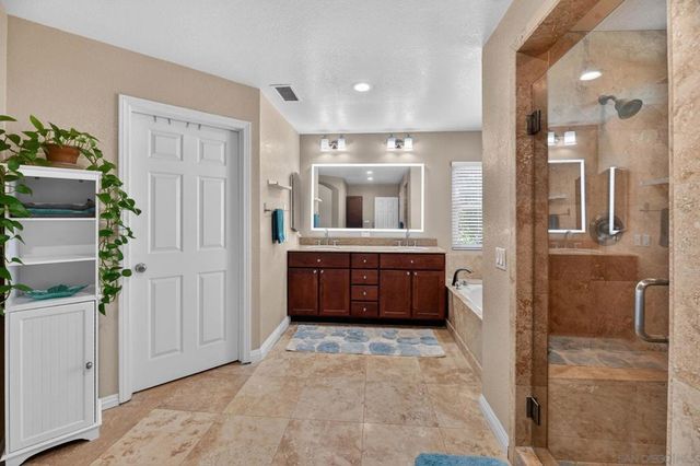 5025 Viewridge Way, Oceanside, CA 92056