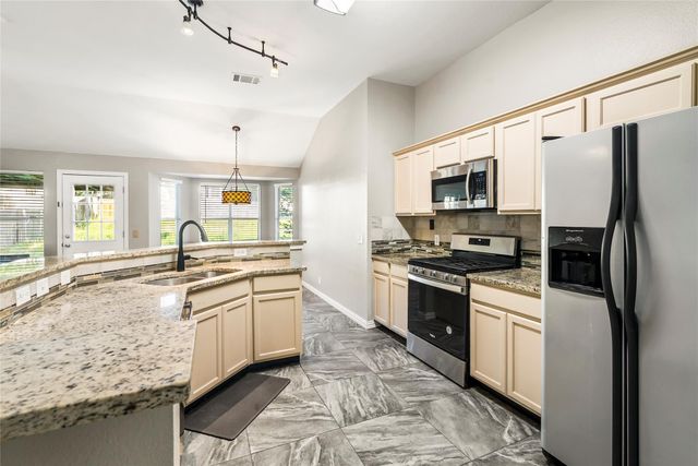 110 Estate CV, Hutto, TX 78634