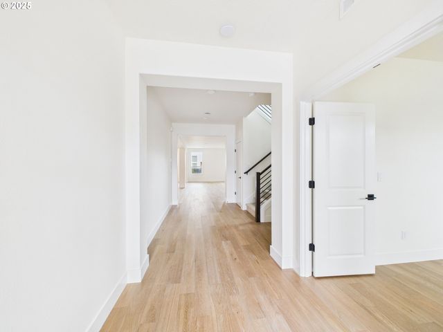 1125 N 44TH Pl, Ridgefield, WA 98642