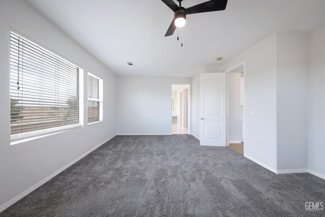 5702 Segovia Way, Bakersfield, CA 93306