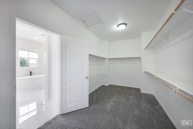 5702 Segovia Way, Bakersfield, CA 93306
