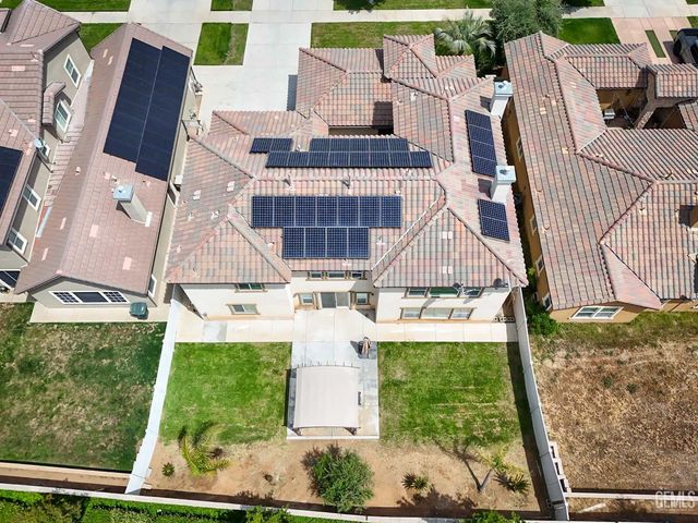 5702 Segovia Way, Bakersfield, CA 93306
