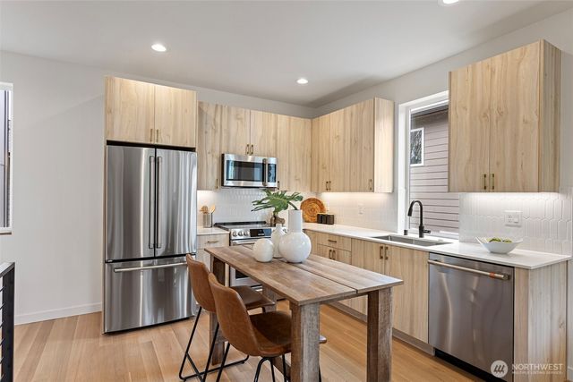 6745 Earl Avenue NW, Seattle, WA 98117