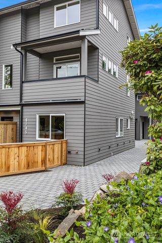 6745 Earl Avenue NW, Seattle, WA 98117