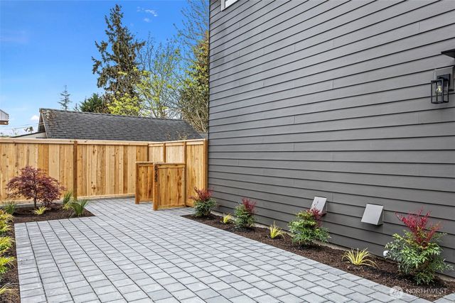 6745 Earl Avenue NW, Seattle, WA 98117