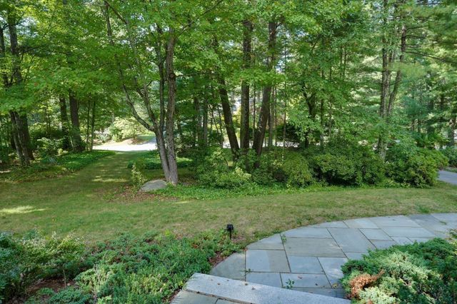 22 Coolidge Cir, Northborough, MA 01532