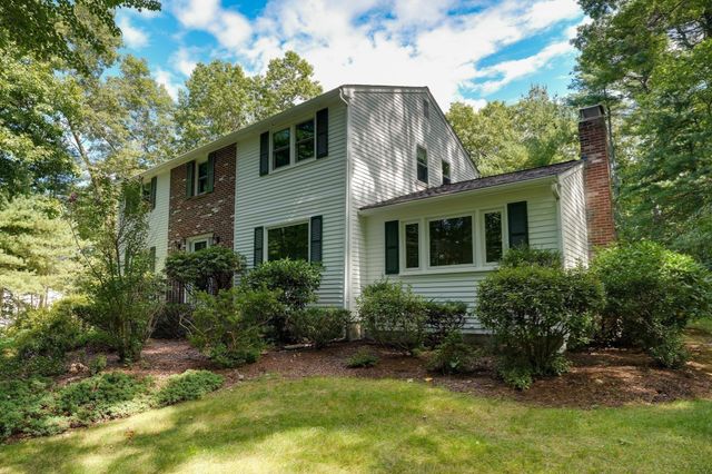 22 Coolidge Cir, Northborough, MA 01532