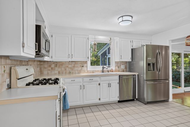 22 Coolidge Cir, Northborough, MA 01532
