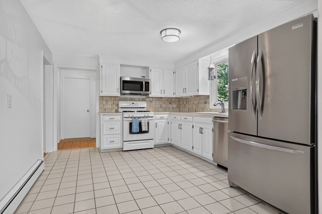22 Coolidge Cir, Northborough, MA 01532