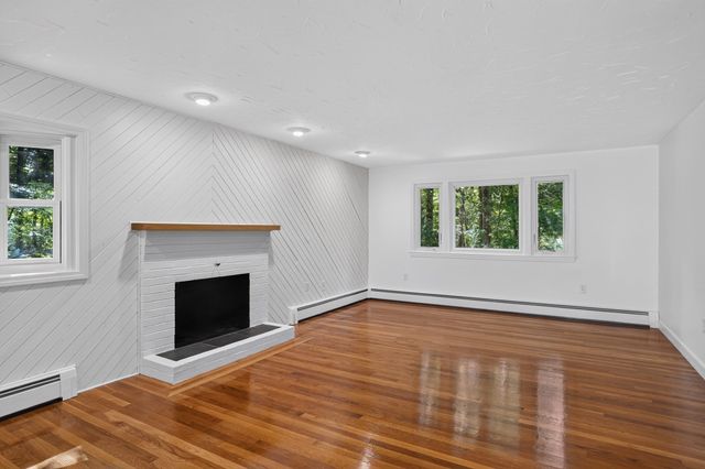 22 Coolidge Cir, Northborough, MA 01532