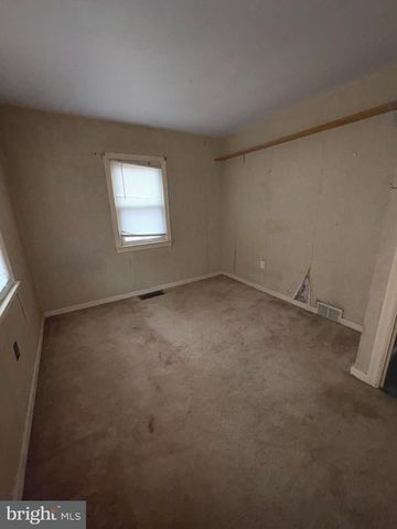 245 NASSAU AVE, Paulsboro, NJ 08066