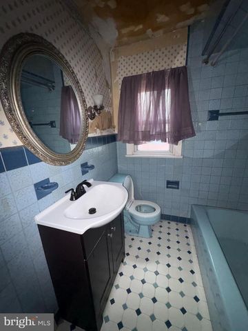 245 NASSAU AVE, Paulsboro, NJ 08066