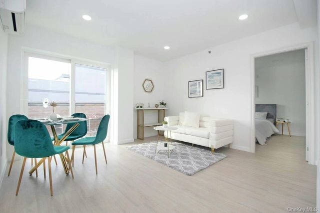 13450 BLOSSOM AVE 4F, Flushing, NY 11355
