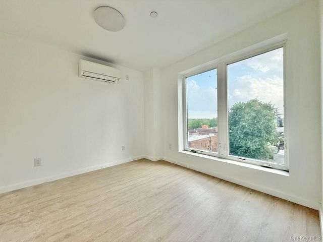 13450 BLOSSOM AVE 4F, Flushing, NY 11355