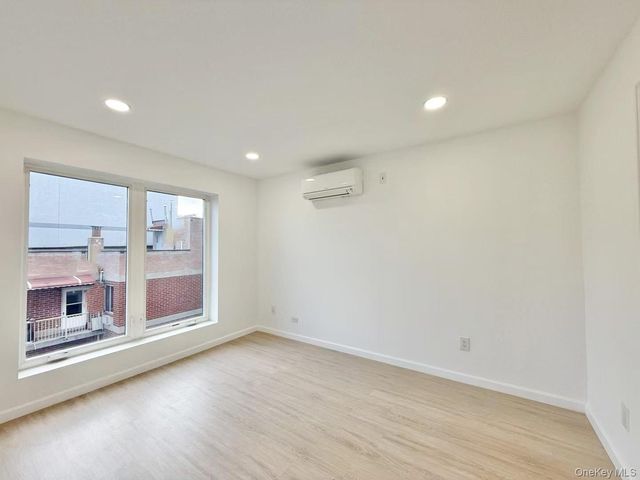 13450 BLOSSOM AVE 4F, Flushing, NY 11355