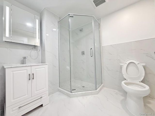 13450 BLOSSOM AVE 4F, Flushing, NY 11355