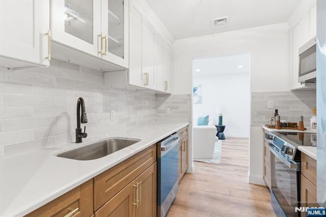 610 Anderson Avenue 2E, Cliffside Park, NJ 07010