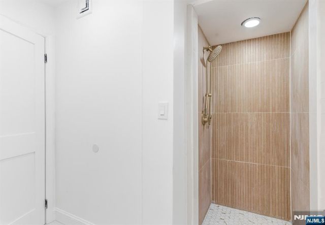 610 Anderson Avenue 2E, Cliffside Park, NJ 07010