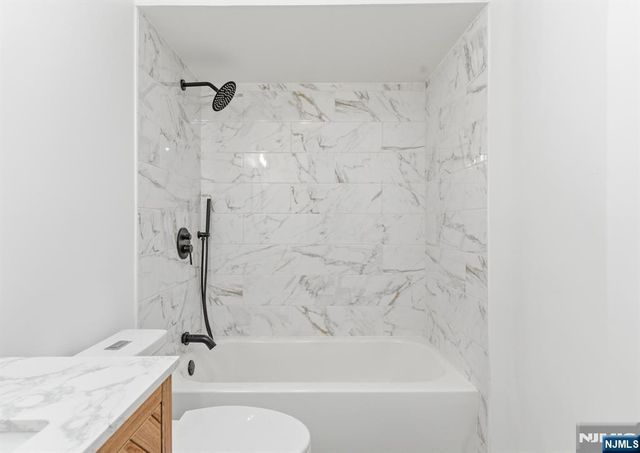 610 Anderson Avenue 2E, Cliffside Park, NJ 07010