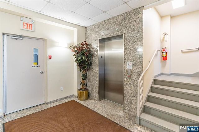 610 Anderson Avenue 2E, Cliffside Park, NJ 07010